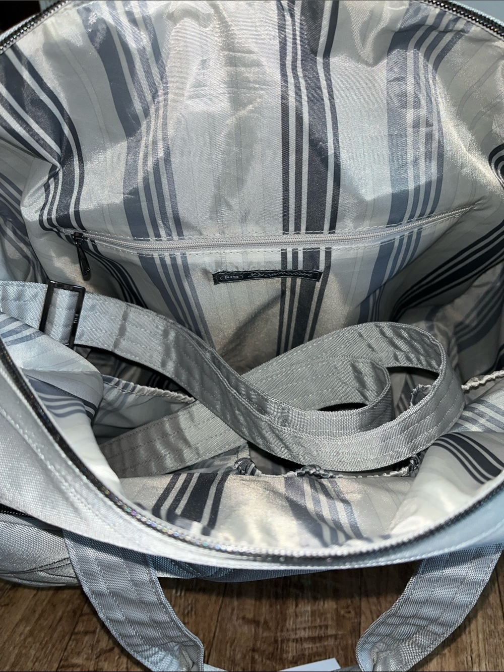 LUG - Locomotion Ultra X RFID Rolling Travel Bag in Cloud Grey (5.75 lbs) - Picture 9 of 11